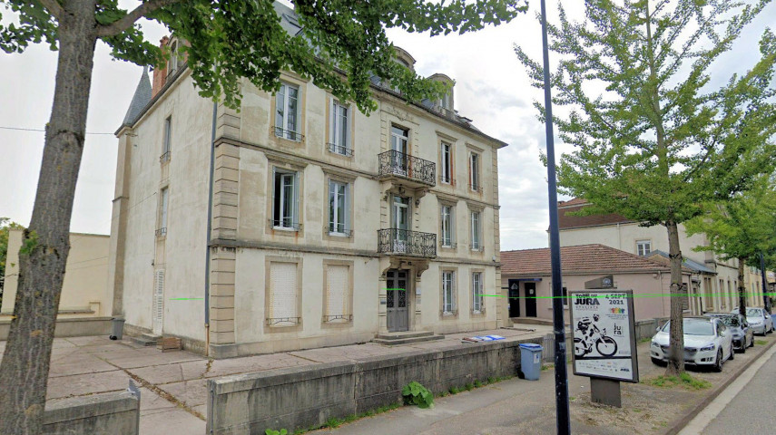 Locaux a usage de bureaux à reprendre - Arrondissement de Lons-le-Saunier (39)
